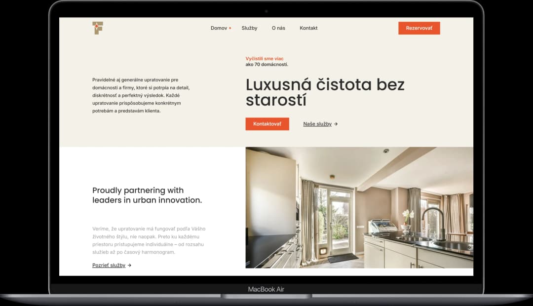 Ukážka firemnej webstránky s moderným dizajnom a prehľadnou štruktúrou